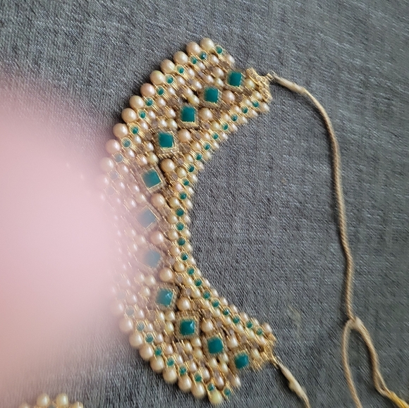 Indian bridal pearl and green set - Picture 2 of 7